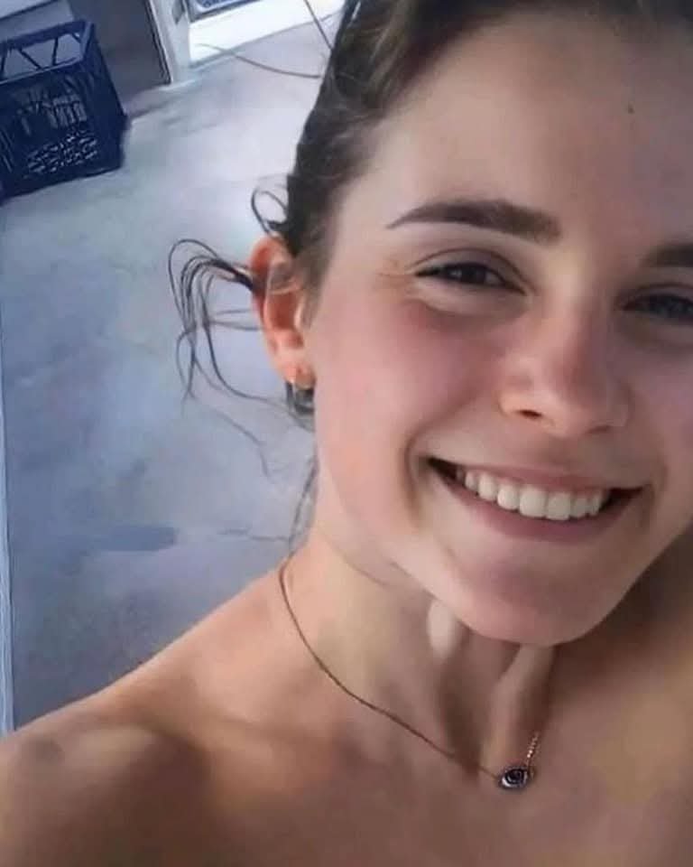 lFq2UJhq Emma Watson 03.jpg